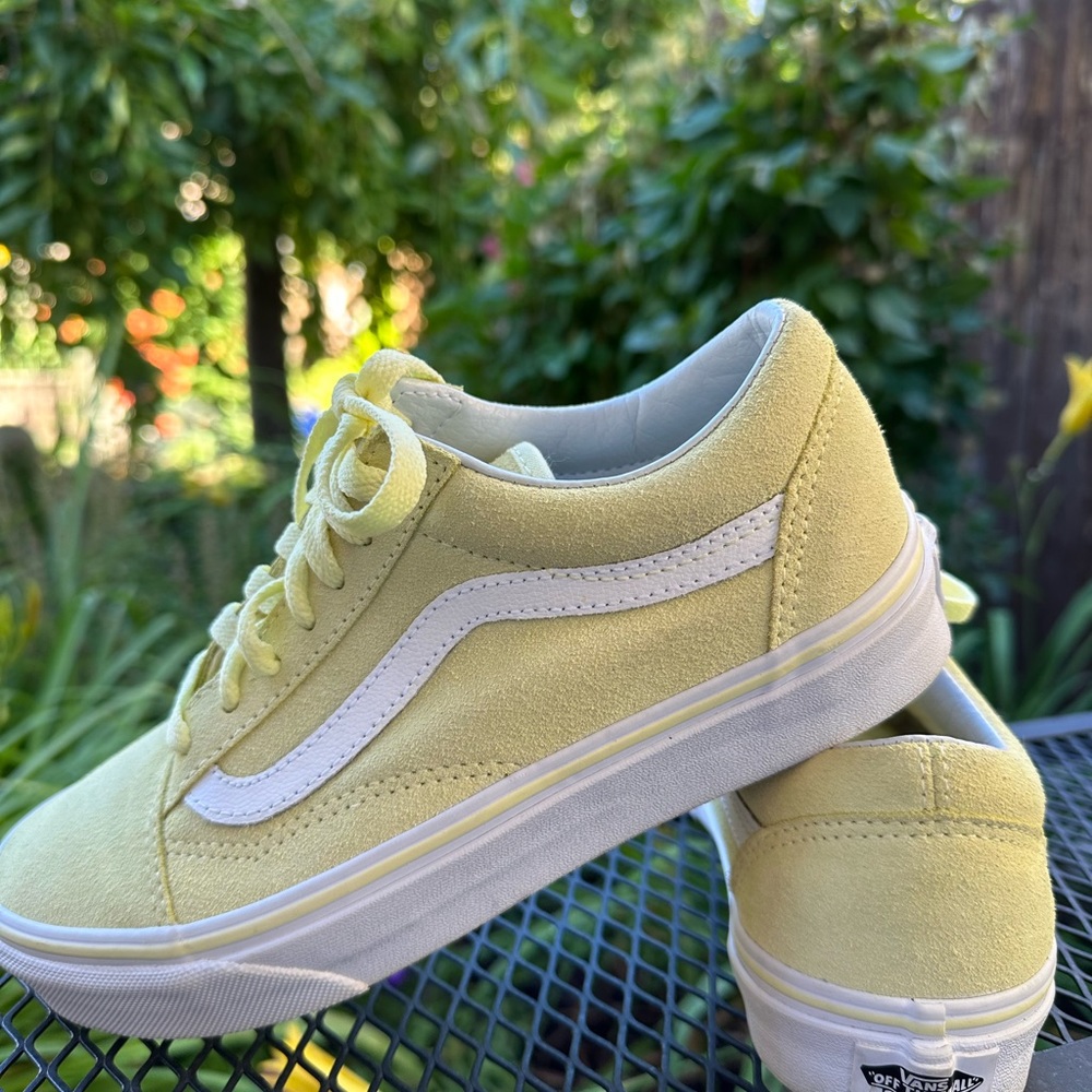 Old School Yellow Vans women’s 6.5 or youth size 5. No tags-shoes are brand new.